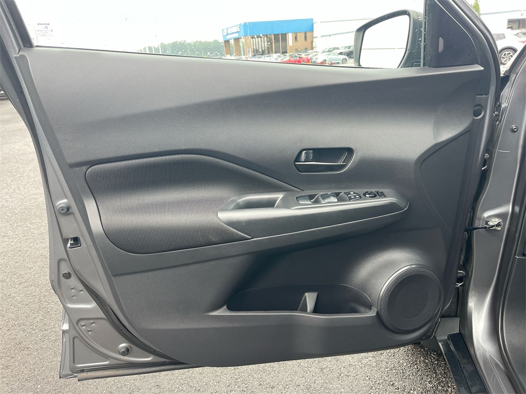 2021 Nissan Kicks S photo 22