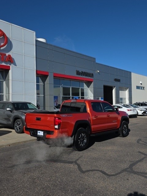 2017 Toyota Tacoma TRD Off-Road 4x4 photo 4
