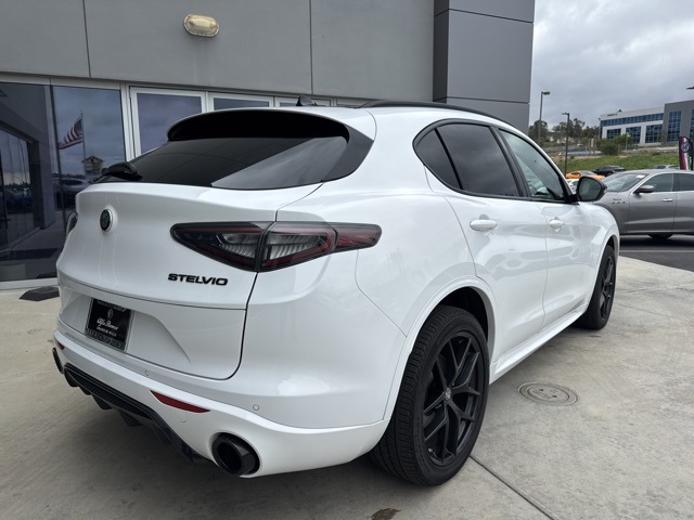 2021 Alfa Romeo Stelvio Ti Sport photo 7