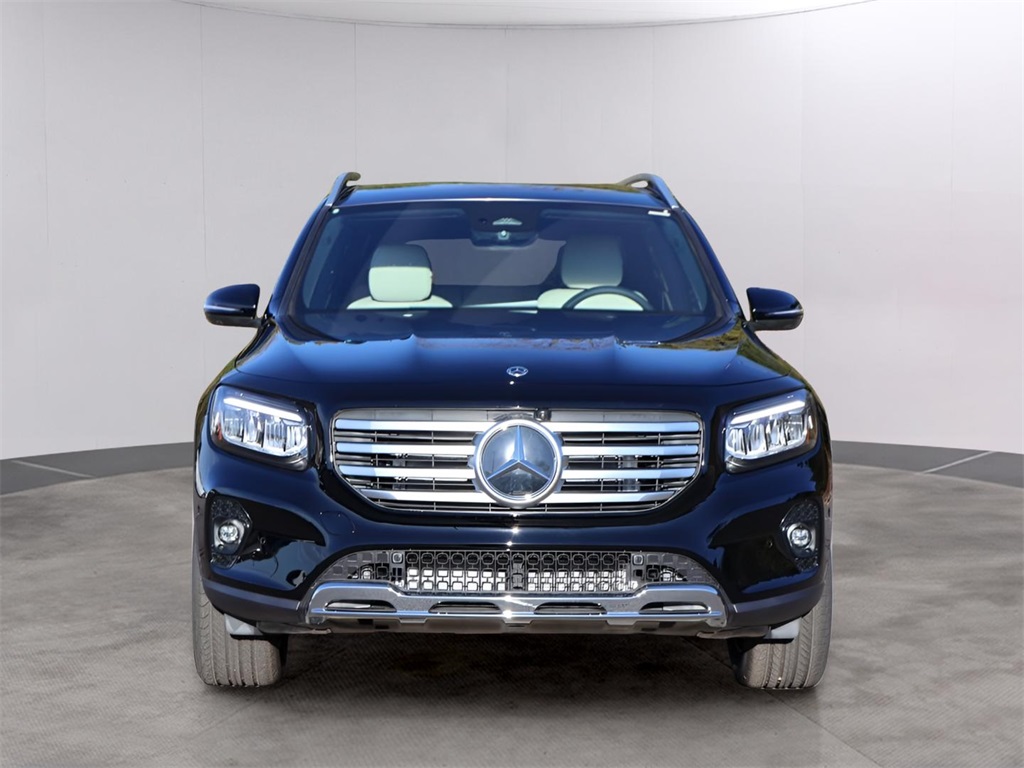 2026 Mercedes Benz GLB 250 4MATIC photo 2