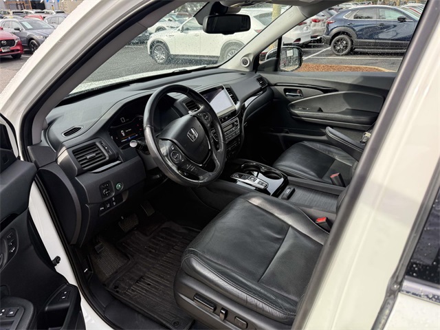 2017 Honda Pilot Elite photo 4