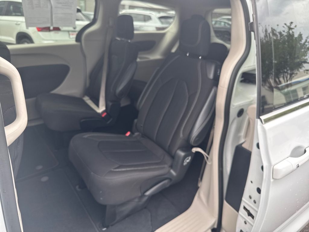 2023 Chrysler Voyager LX photo 26