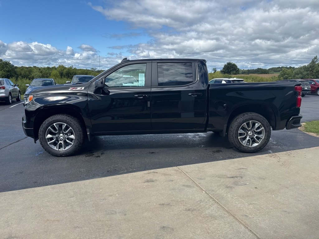 2026 Chevrolet Silverado 1500 RST photo 2