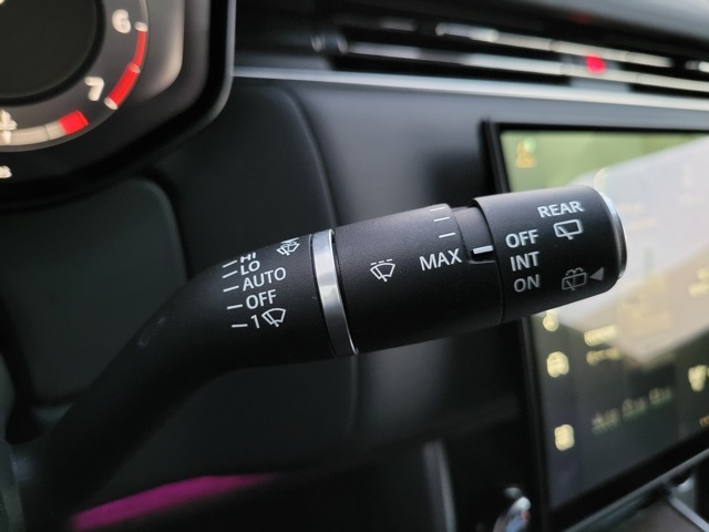 2023 Land Rover Range Rover SE photo 30