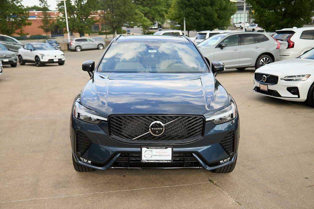 2026 VOLVO XC60 - Image 4