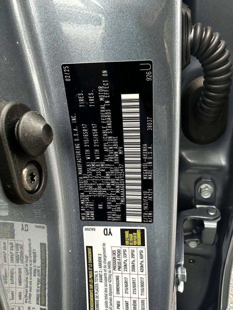 2025 Toyota Corolla Cross L photo 31