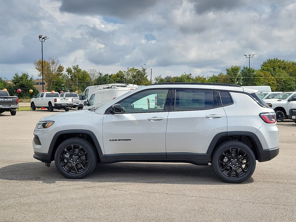 2026 Jeep Compass Latitude photo 3