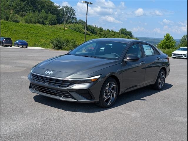 2025 Hyundai Elantra SEL Sport photo 4