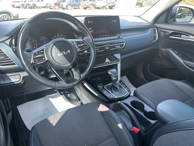 2022 Kia Seltos Nightfall Edition photo 13