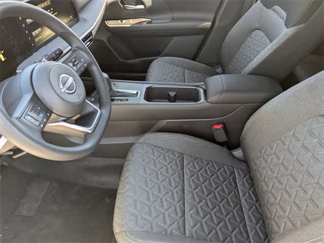 2025 Nissan Kicks SV photo 18