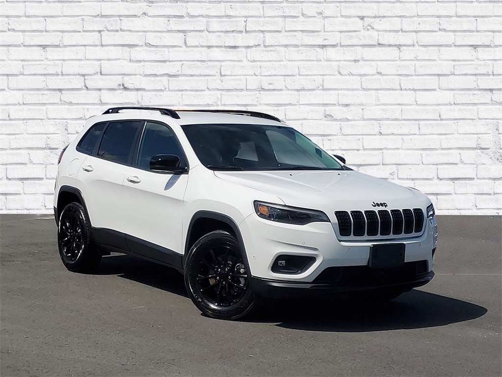 2023 Jeep Cherokee Altitude Lux's photo