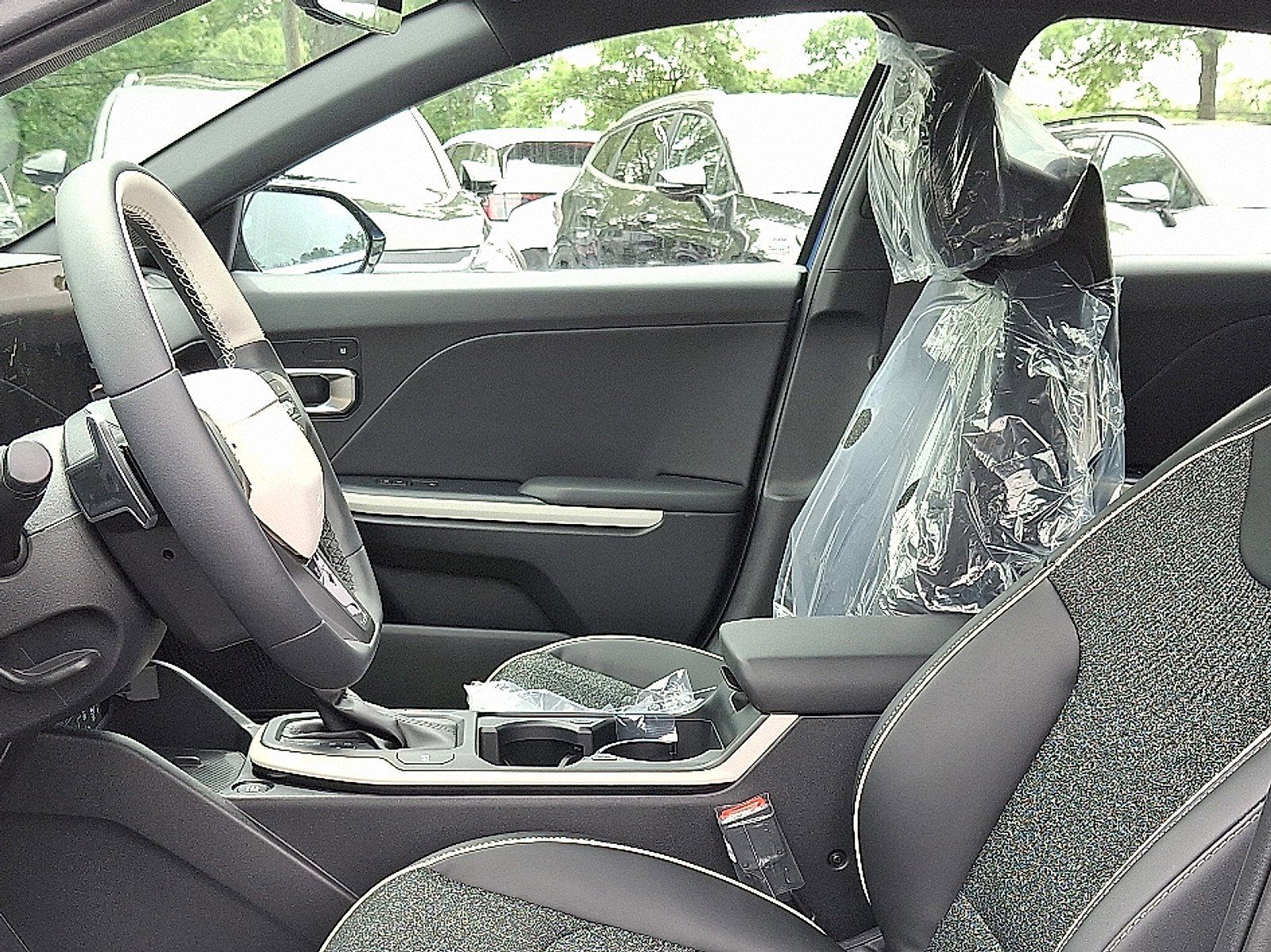 2025 Kia K4 GT-Line photo 12