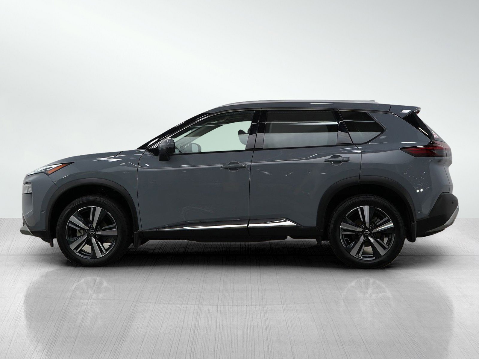 Used 2022 Nissan Rogue Platinum with VIN JN8BT3DD2NW277000 for sale in Burnsville, Minnesota