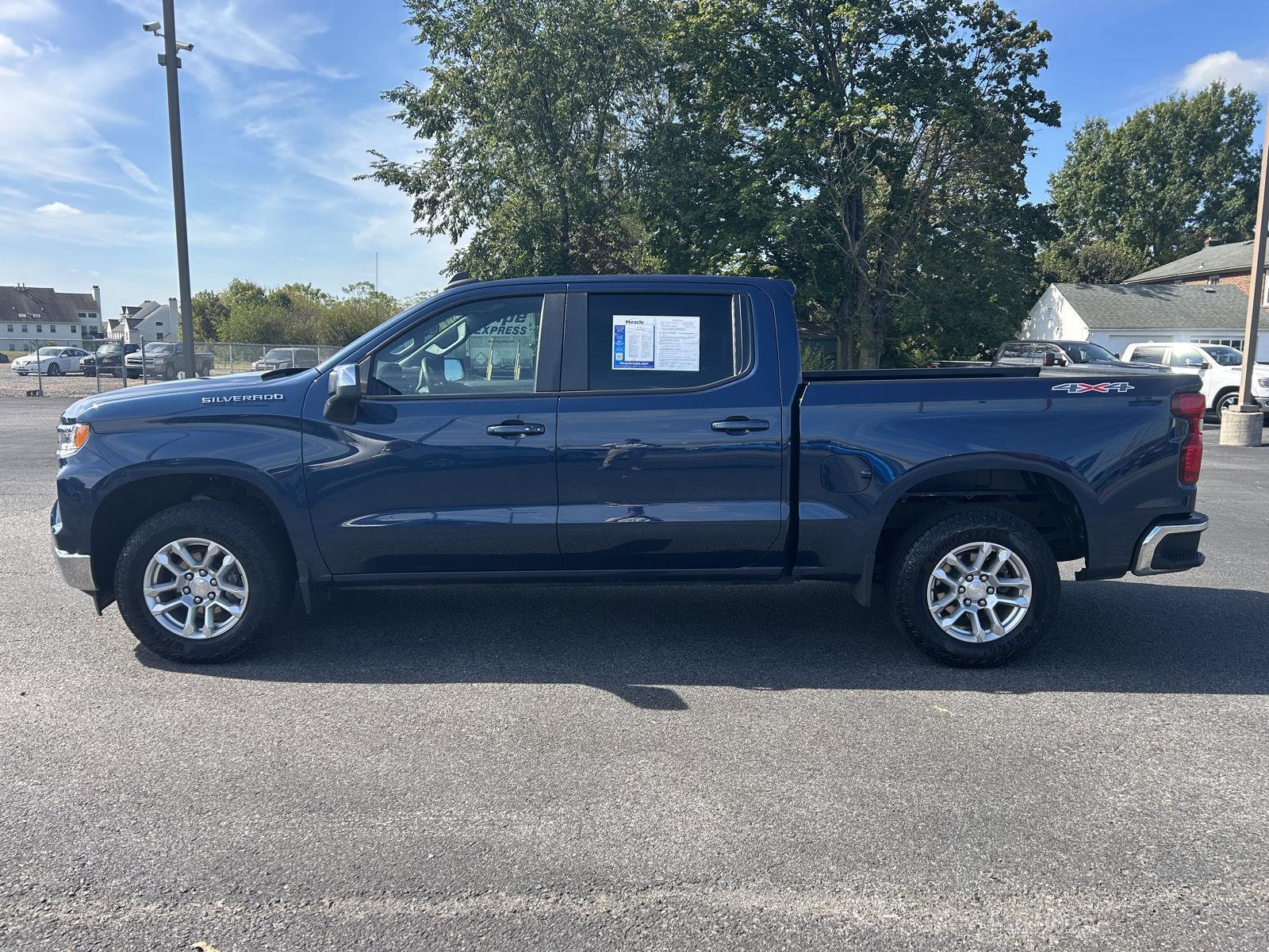 2023 Chevrolet Silverado 1500 LT photo 4