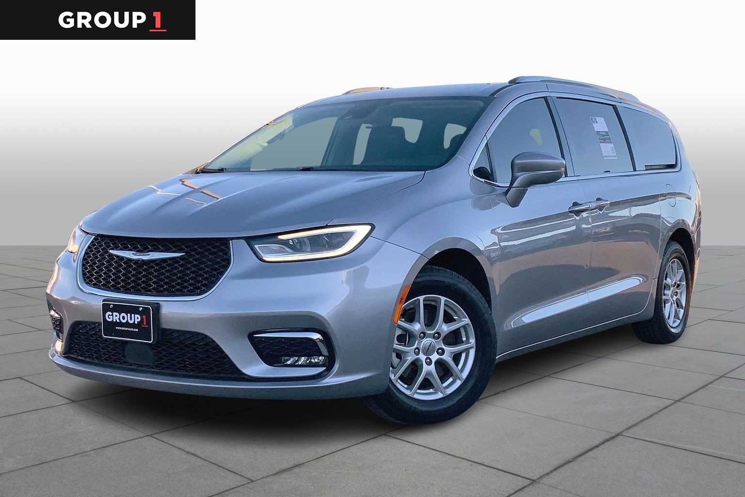 2021 Chrysler Pacifica Touring L's photo