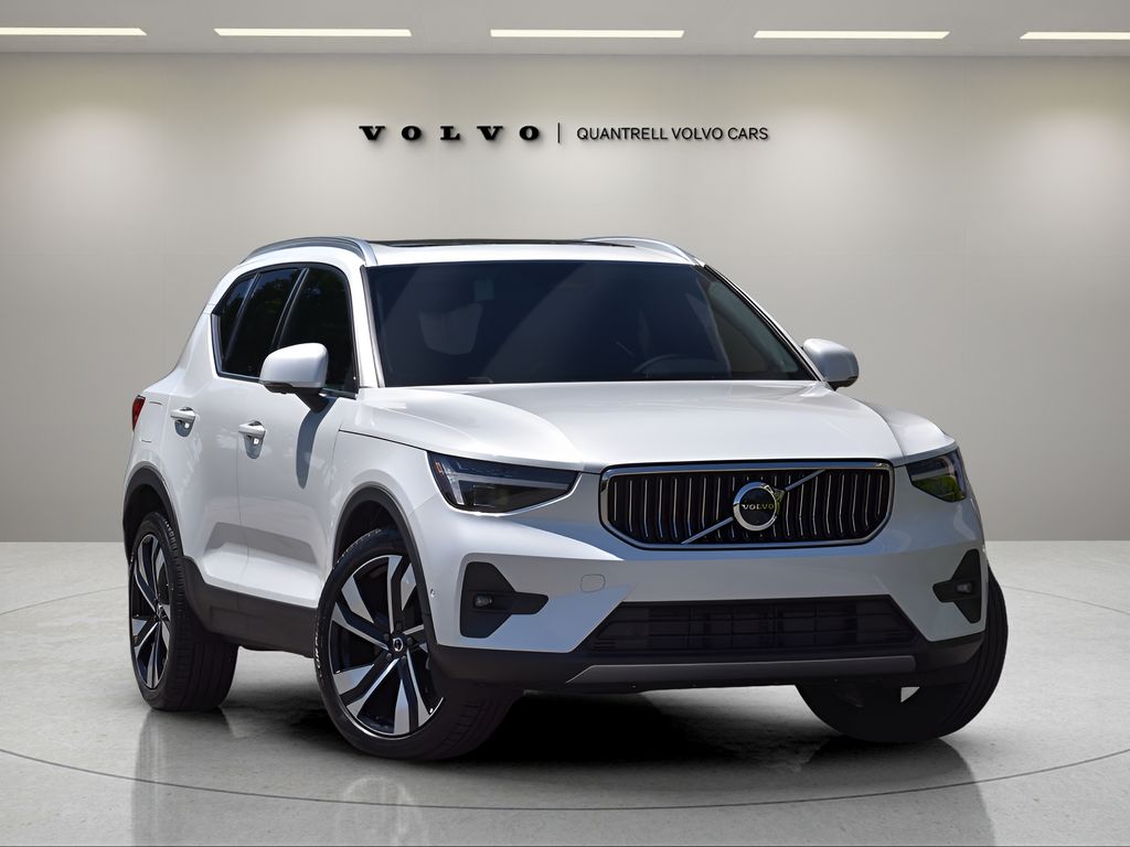 2025 Volvo XC40