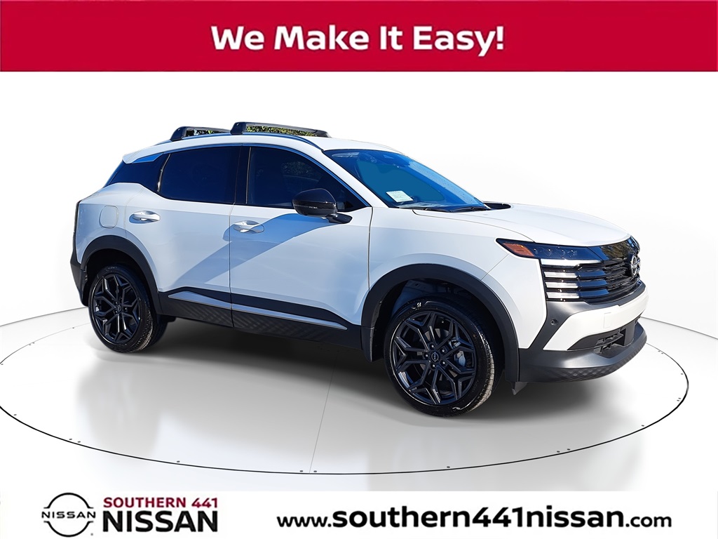 2026 Nissan KICKS SR's photo