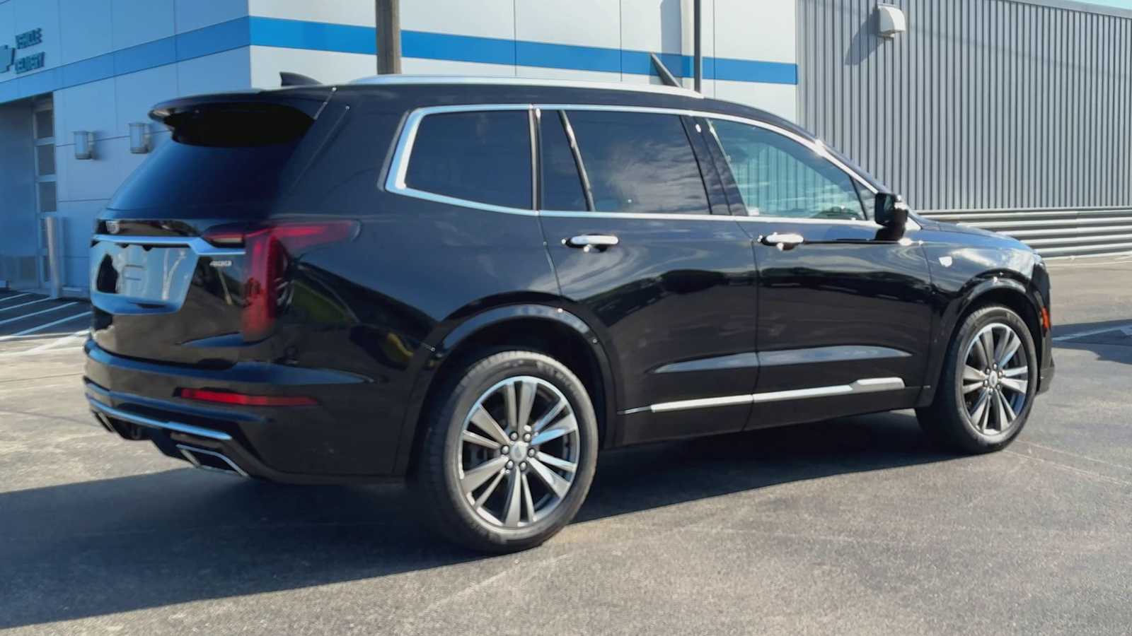2021 Cadillac XT6 Premium Luxury photo 2
