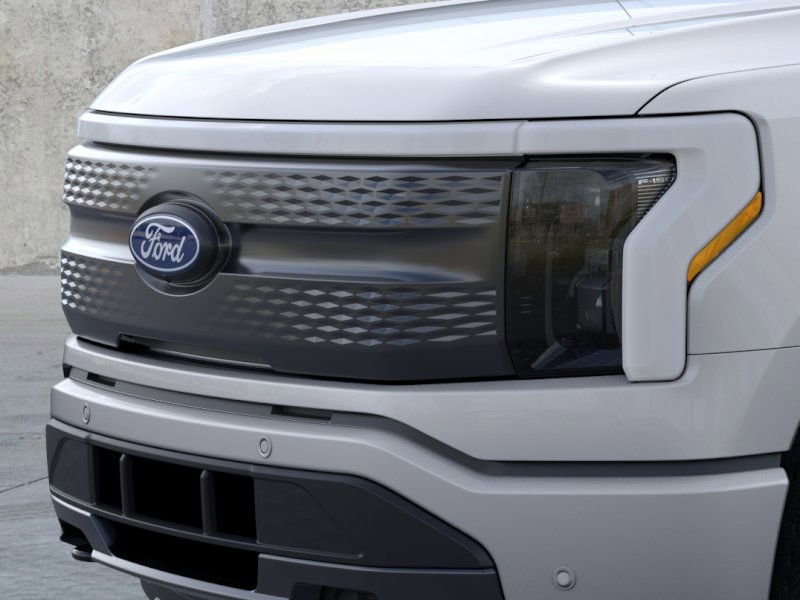 2025 Ford F-150 Lightning photo 11