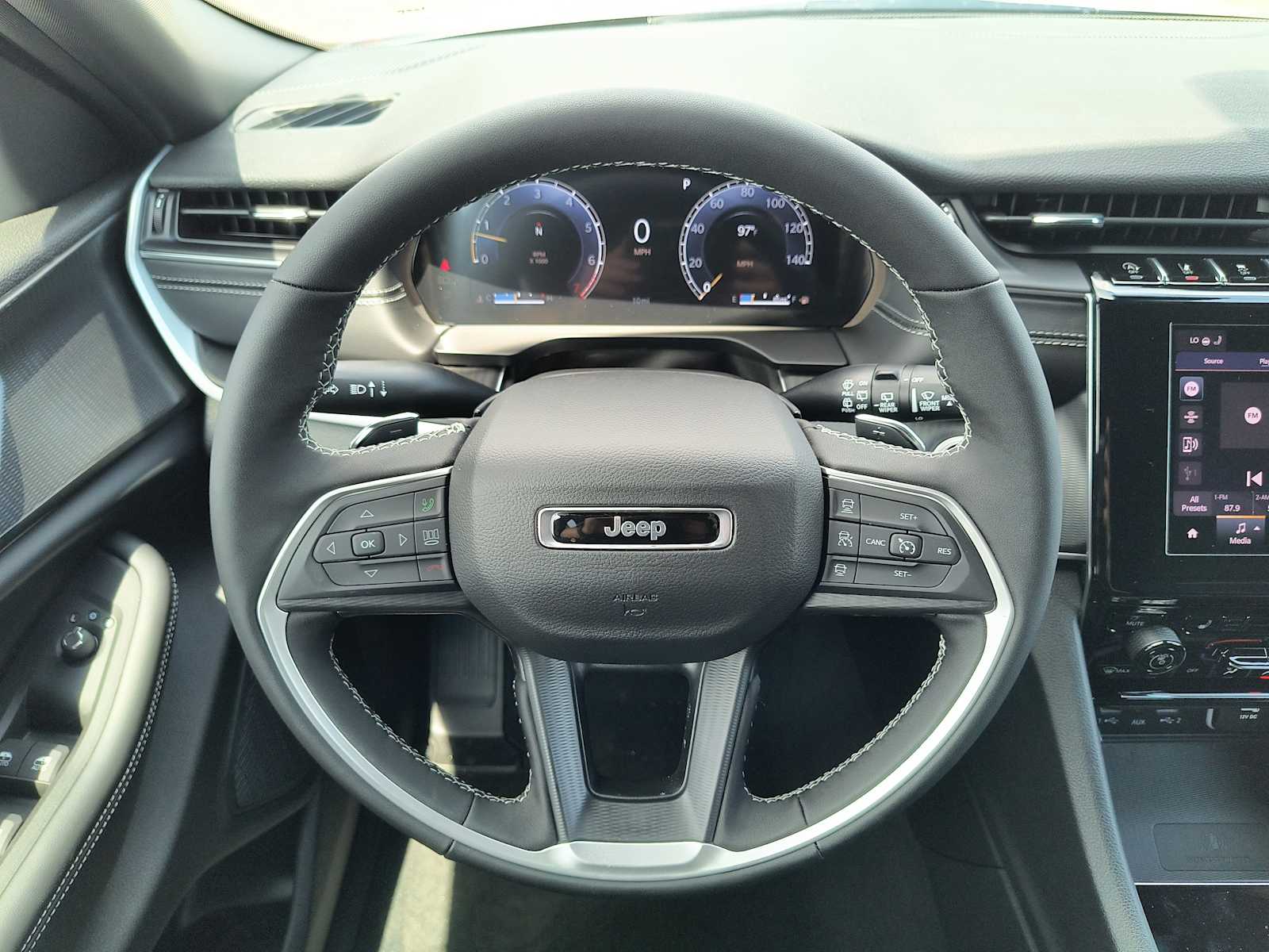 2025 Jeep Grand Cherokee Laredo X photo 6
