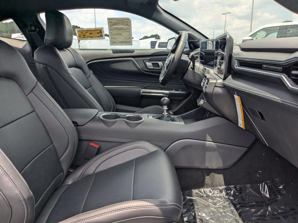 2025 Ford Mustang GT Premium photo 16