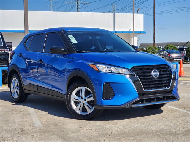 2025 Nissan KICKS PLAY Base's photo