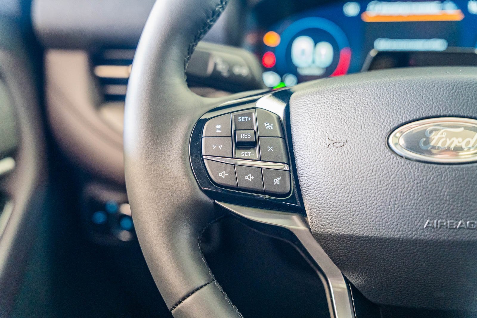 2025 Ford Explorer Platinum photo 18