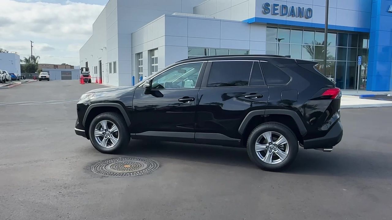2022 Toyota RAV4 XLE photo 44