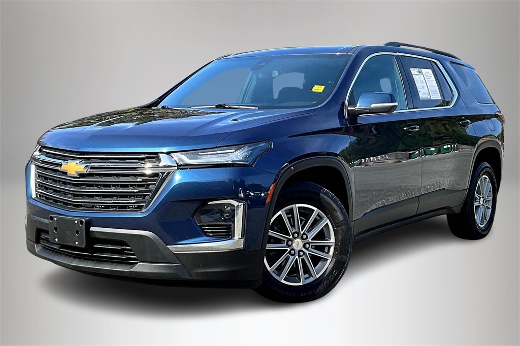 2022 Chevrolet Traverse Leather photo 2