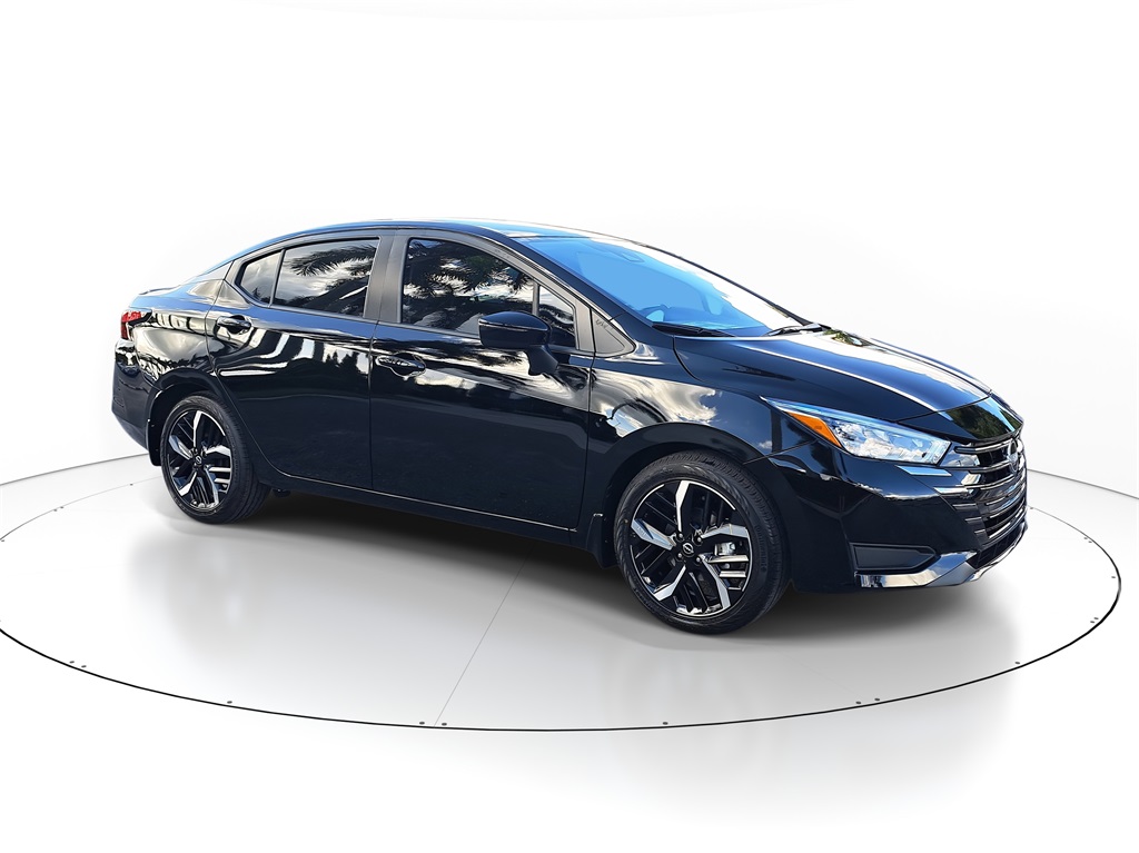 2025 Nissan Versa 1.6 SR photo 2