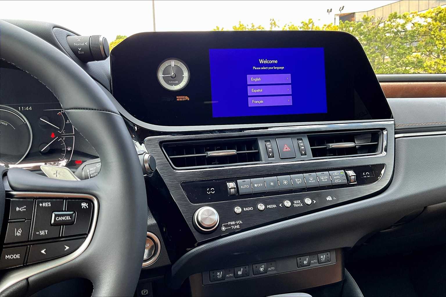 2025 Lexus ES 300h Premium photo 6