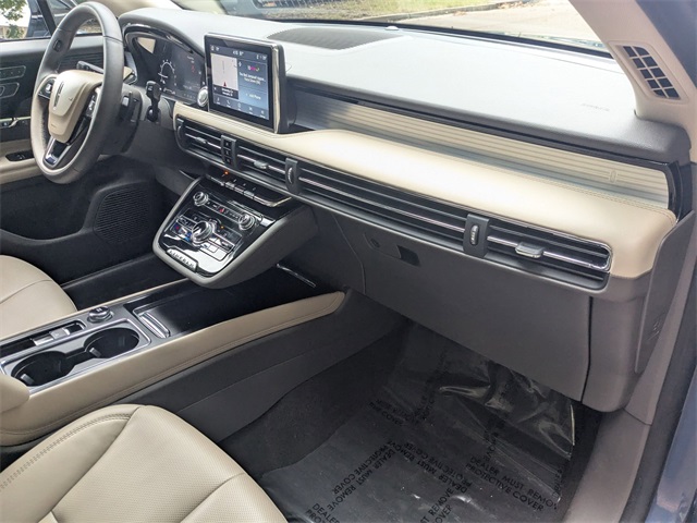 2022 Lincoln Corsair Standard photo 28