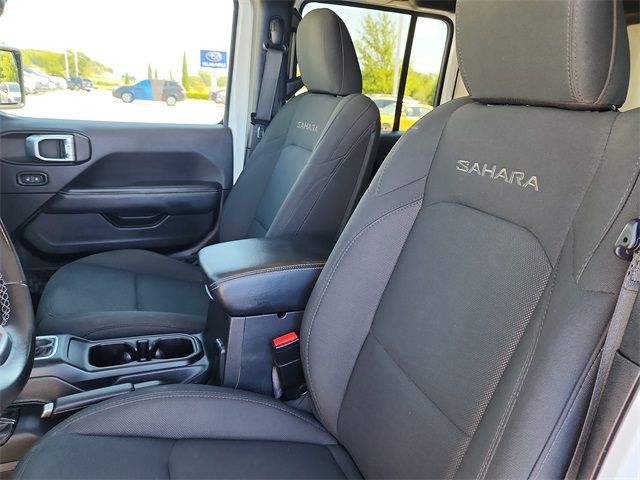 2020 Jeep Wrangler Unlimited Sahara photo 14