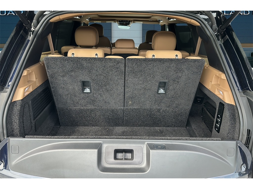 2023 Land Rover Range Rover SE photo 23