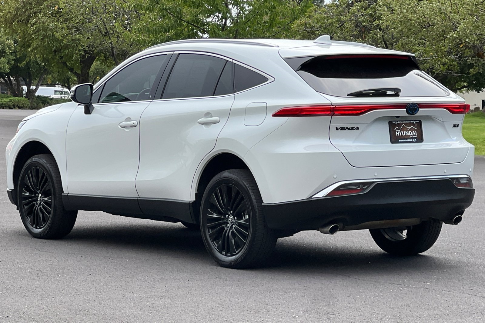 2023 Toyota Venza XLE photo 4