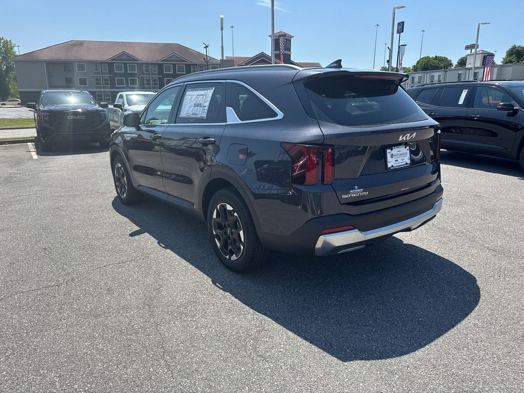 2025 Kia Sorento S photo 5