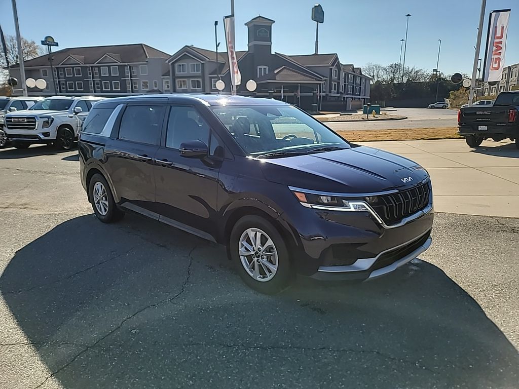 2023 Kia Carnival LX Seat Pkg's photo