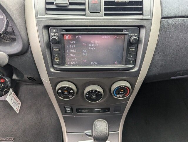 2013 Toyota Corolla S photo 18