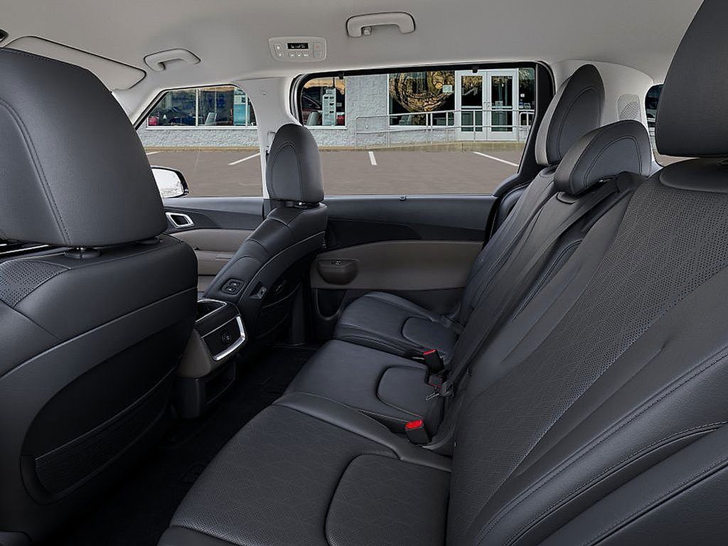 2026 Kia Carnival EX photo 17