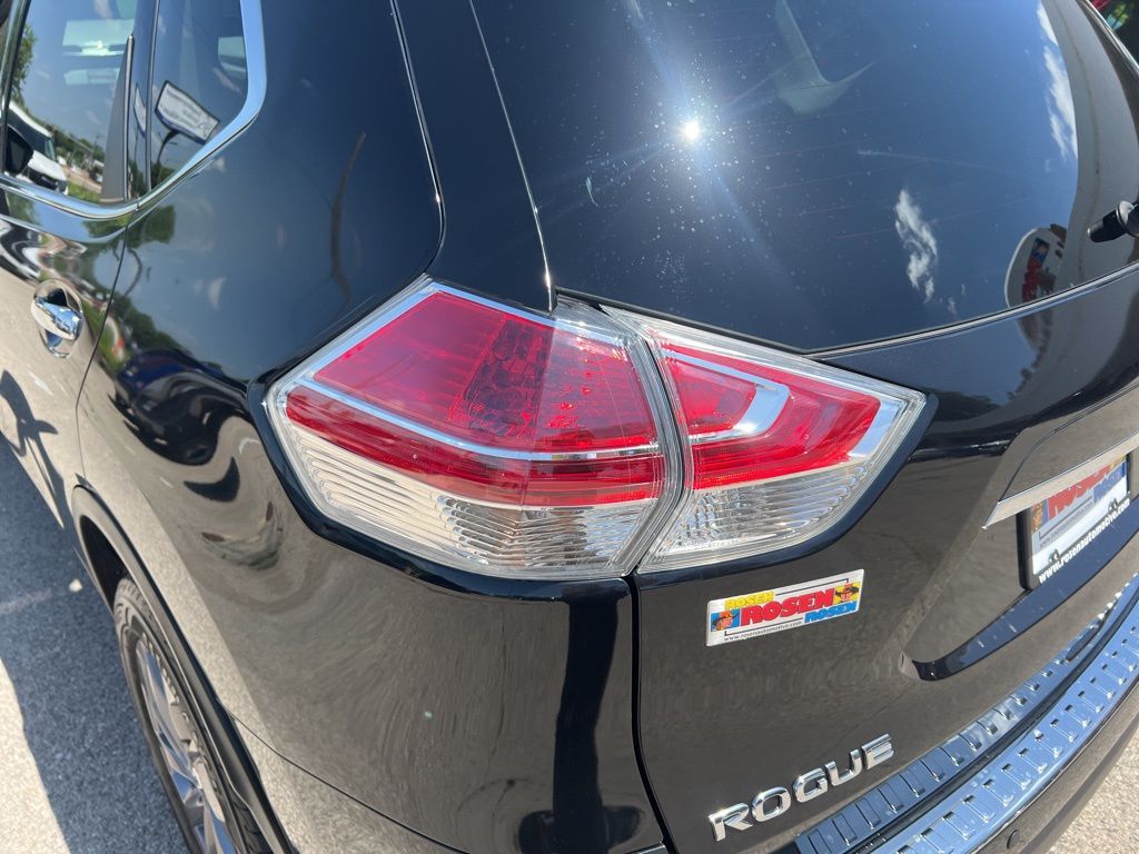 2016 Nissan Rogue SL photo 33
