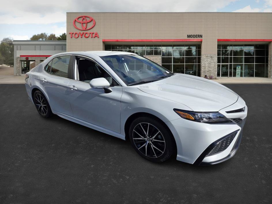 2023 Toyota Camry SE photo 3