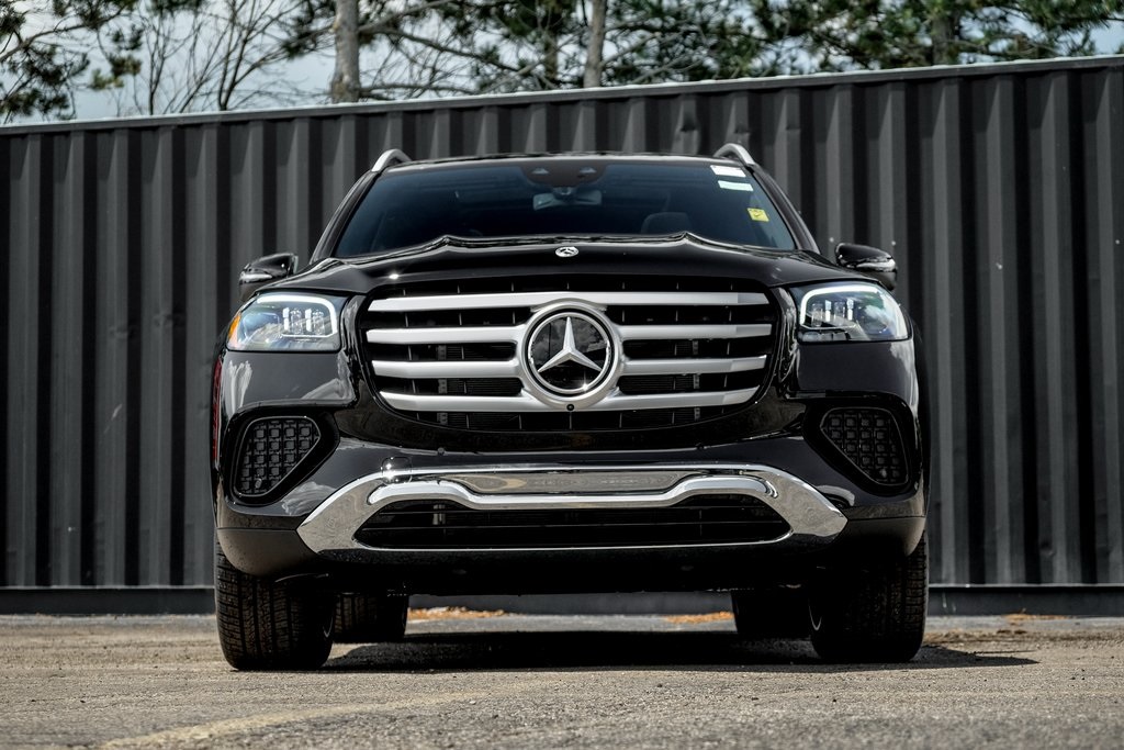 2025 Mercedes Benz GLS 450 4MATIC photo 4