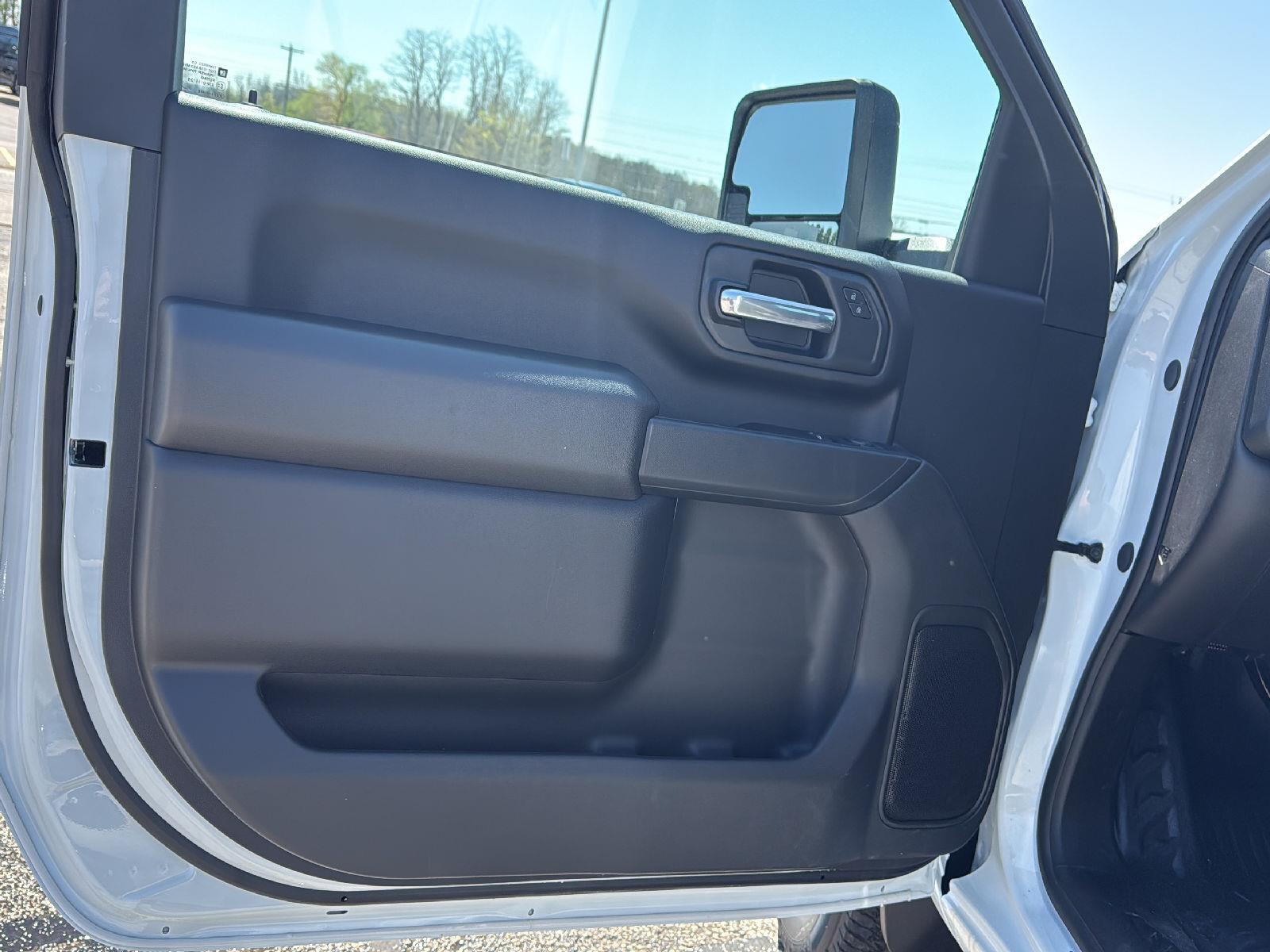 2025 Chevrolet Silverado 3500HD photo 15