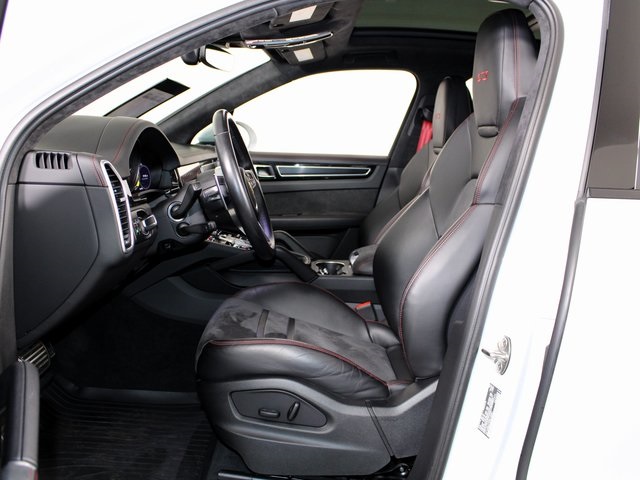 2023 Porsche Cayenne GTS photo 5