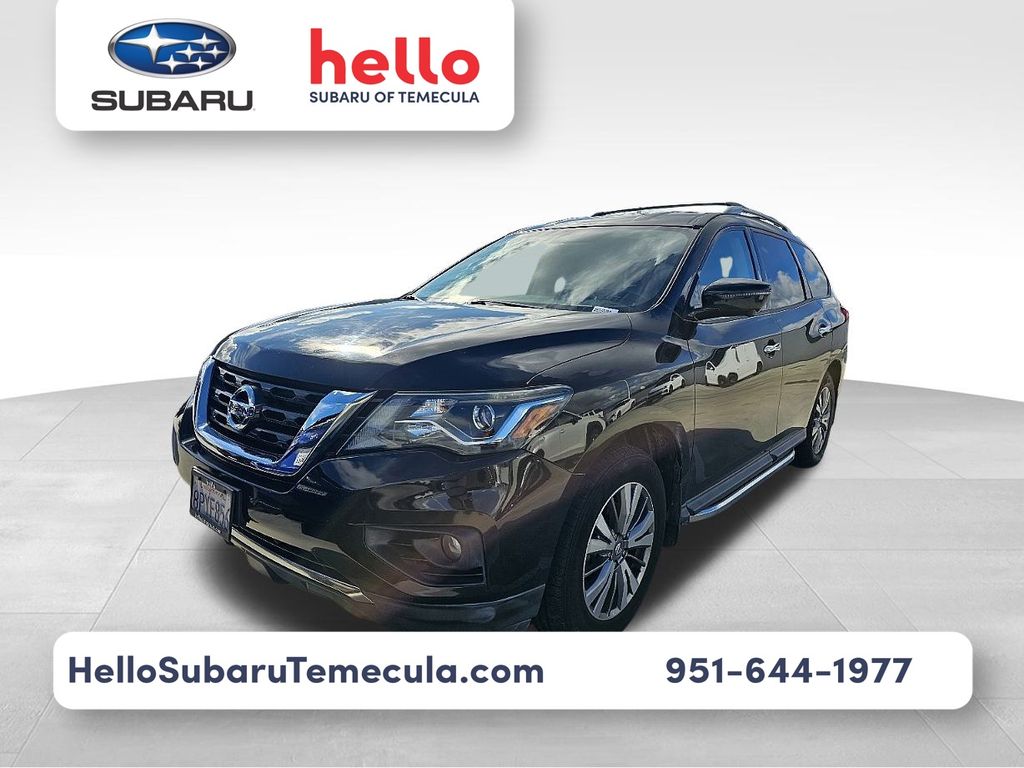 2019 Nissan Pathfinder SL's photo