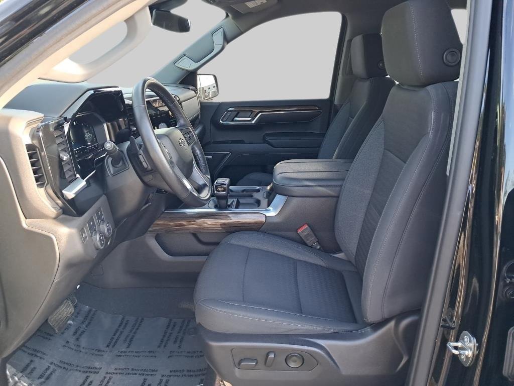 2023 Chevrolet Silverado 1500 RST photo 6