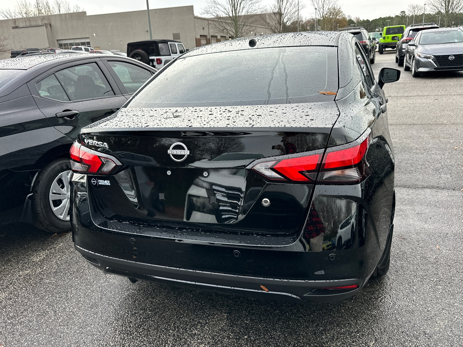 2025 Nissan Versa 1.6 S photo 4