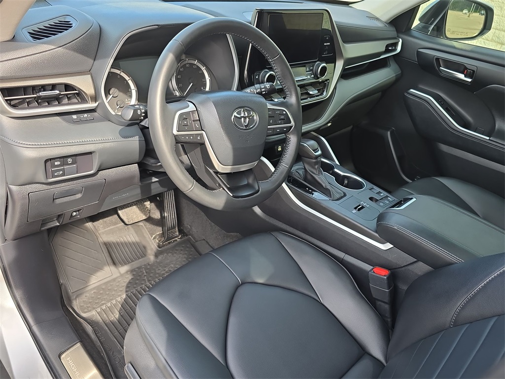 2023 Toyota Highlander XLE photo 15