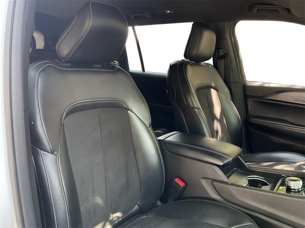 2024 Jeep Grand Cherokee Altitude photo 25