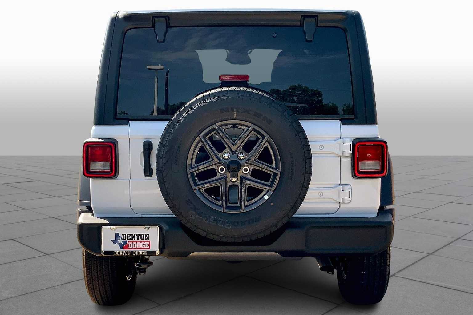 2025 Jeep Wrangler Sport S photo 4